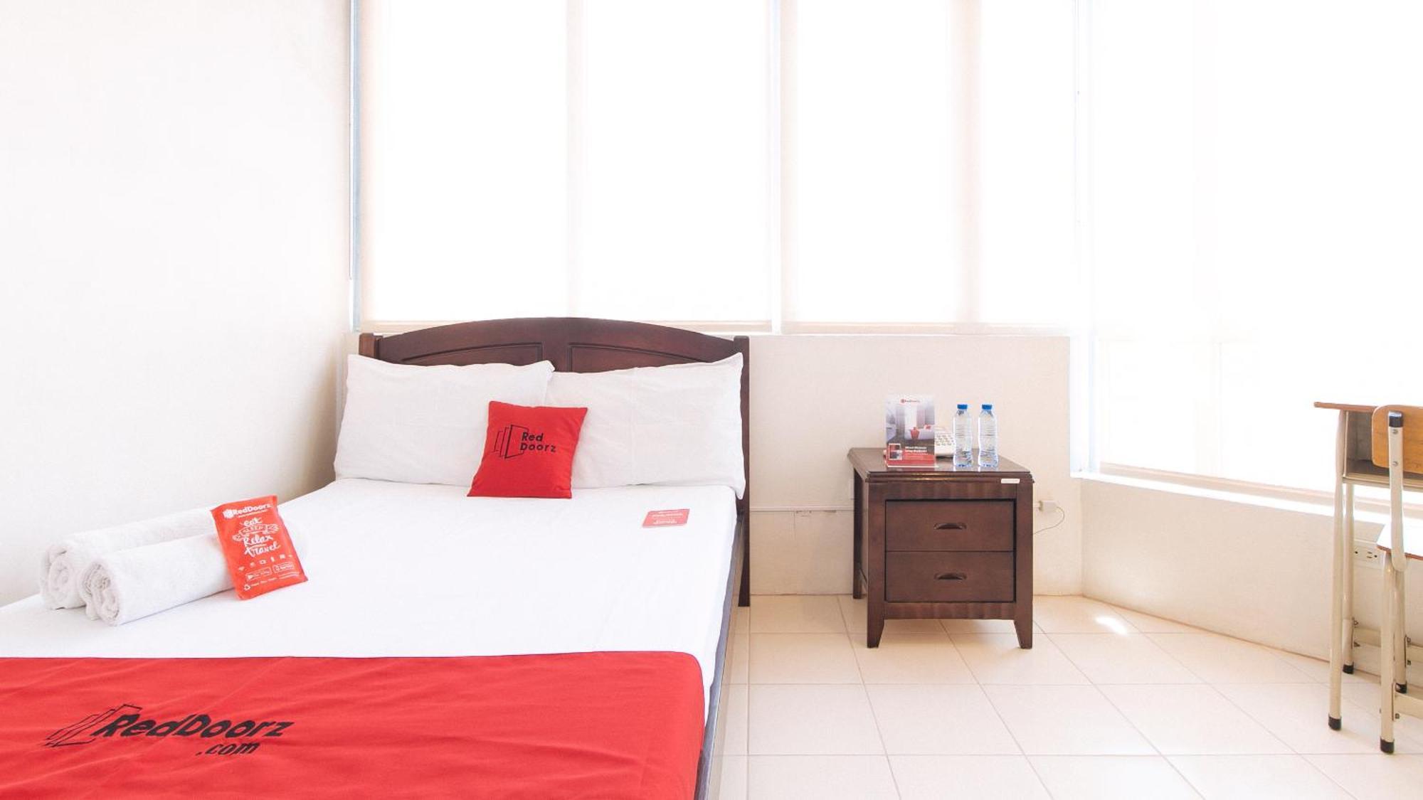 Reddoorz Plus @ E Rodriguez Corner Banawe Ciudad Quezon Exterior foto
