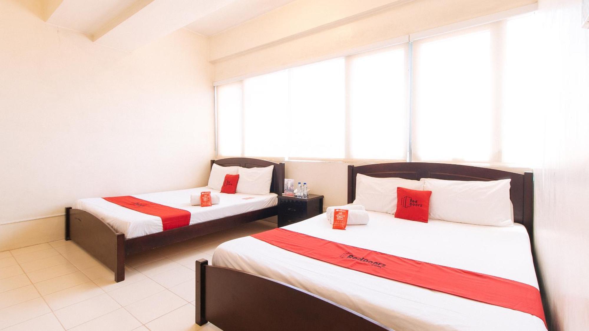 Reddoorz Plus @ E Rodriguez Corner Banawe Ciudad Quezon Exterior foto